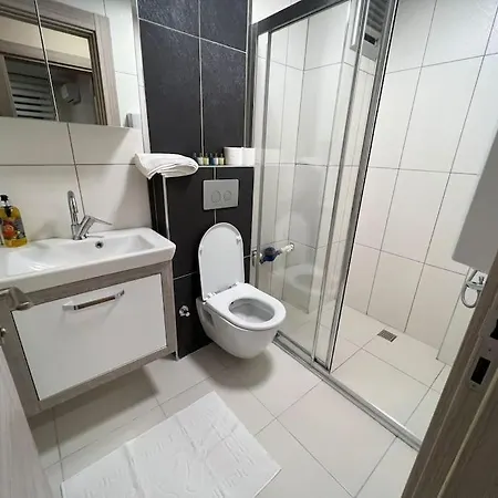 Apartmán Erasta Avm 2dk Konyaalti Plaji 3km Genis Daire'16' *